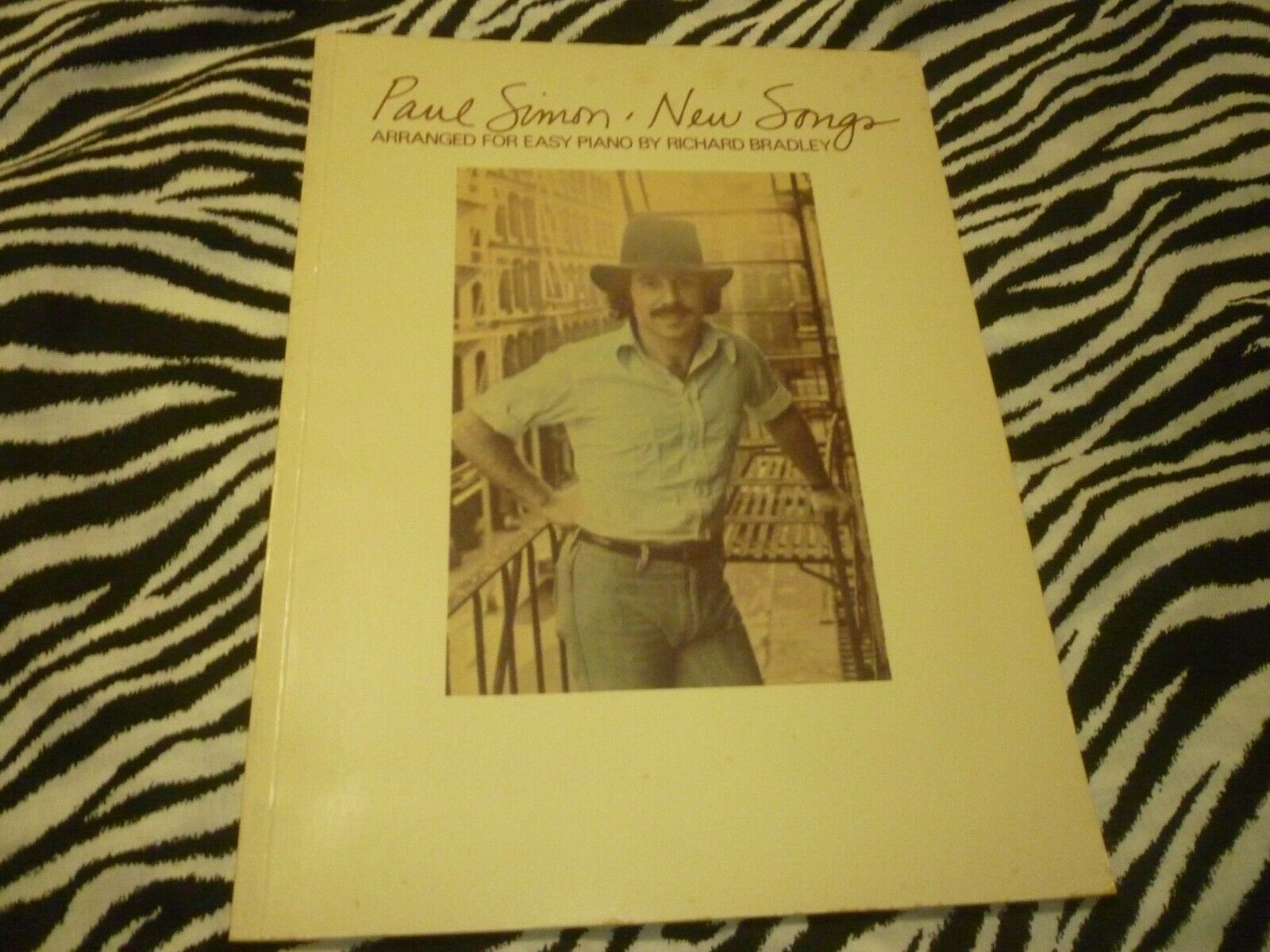 Paul Simon , New Songs Vintage 1976 Sheet Music Book - Very Good Condition